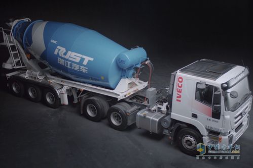 兩位大佬直播帶貨 紅巖瑞江攪拌半掛車(chē)助力攪拌運(yùn)輸產(chǎn)品價(jià)值升級(jí)